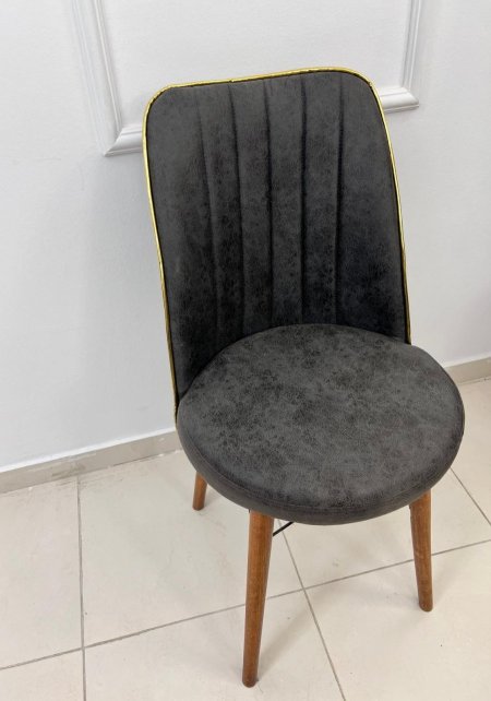 سكني بأطار ذهبي