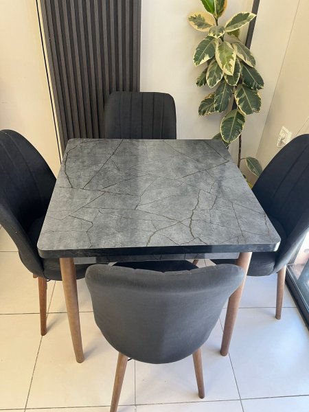 طاولة سفرة مربع " سكني "