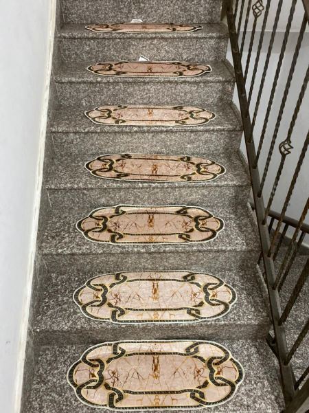 ارضيات درج فرزاتشي (ذهبي +اسود)