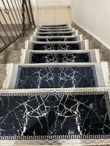 ارضيات درج اسود +سكني